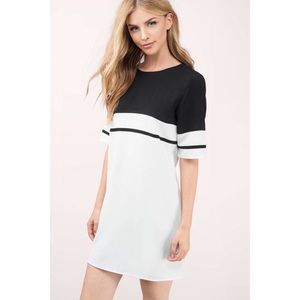 NWOT Tobi Black & White Striped Shift Dress Sz M